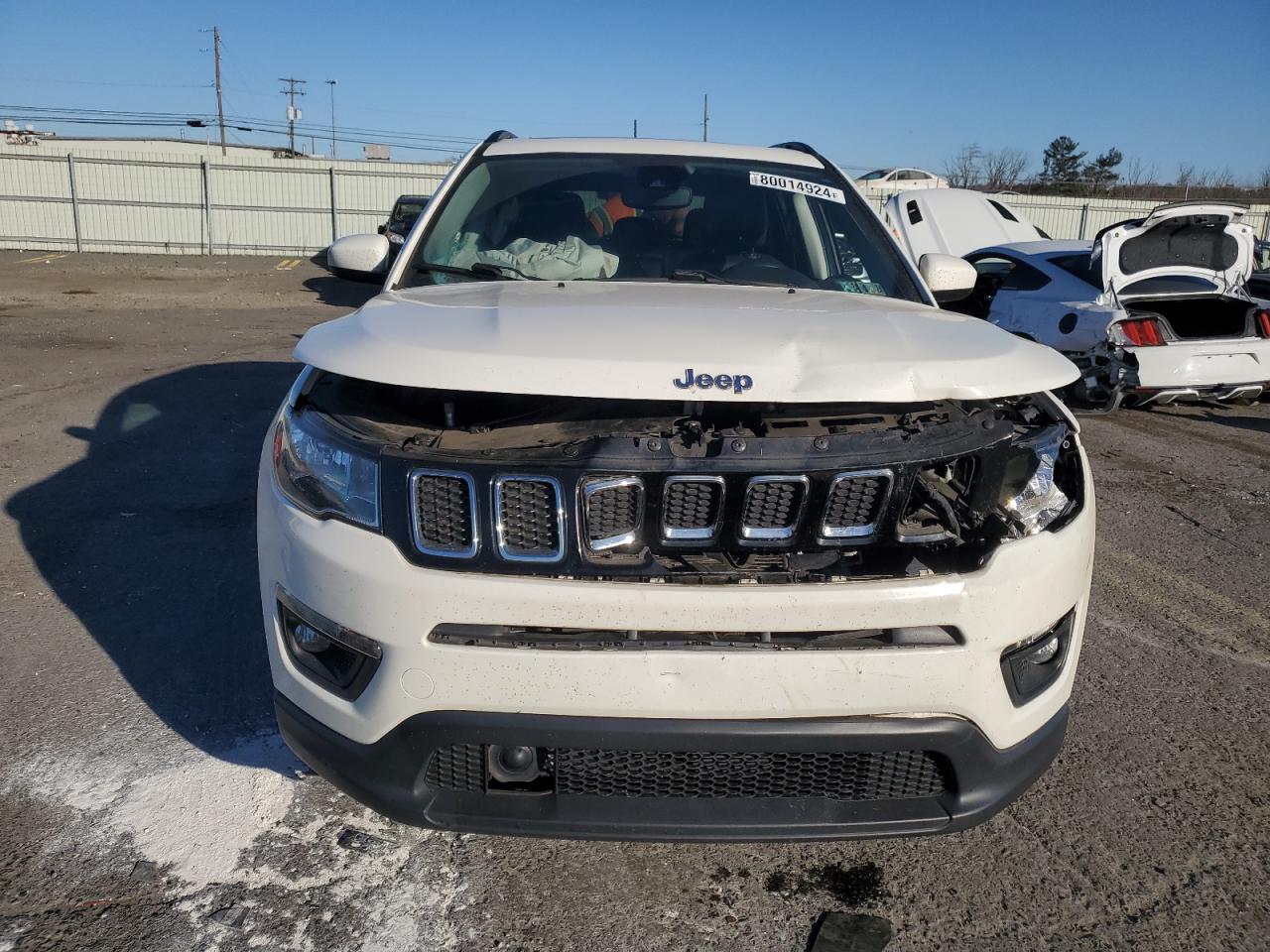 Lot #2989152636 2020 JEEP COMPASS LA