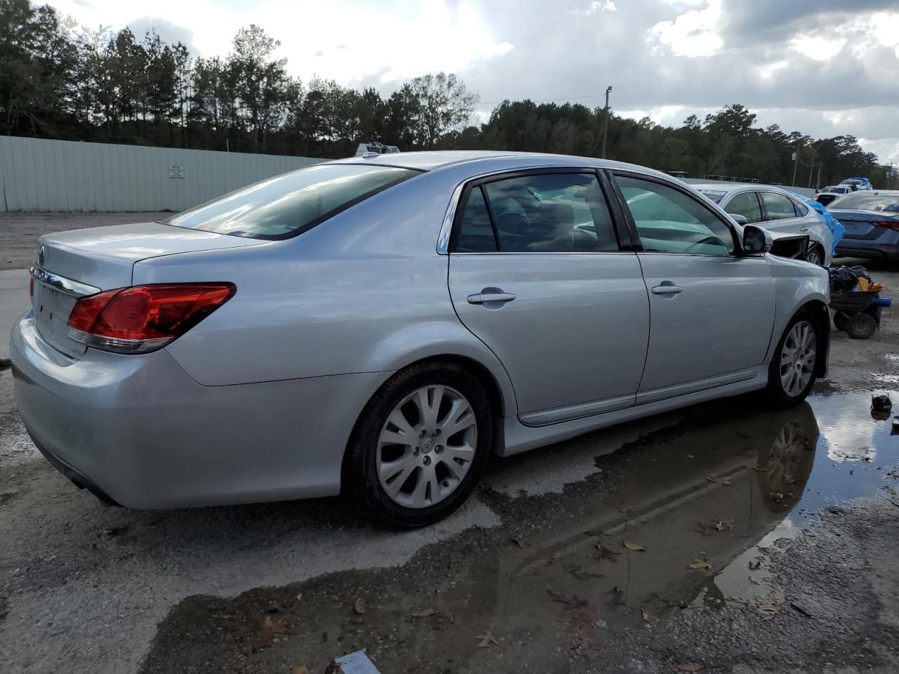 Lot #3024179869 2011 TOYOTA AVALON BAS