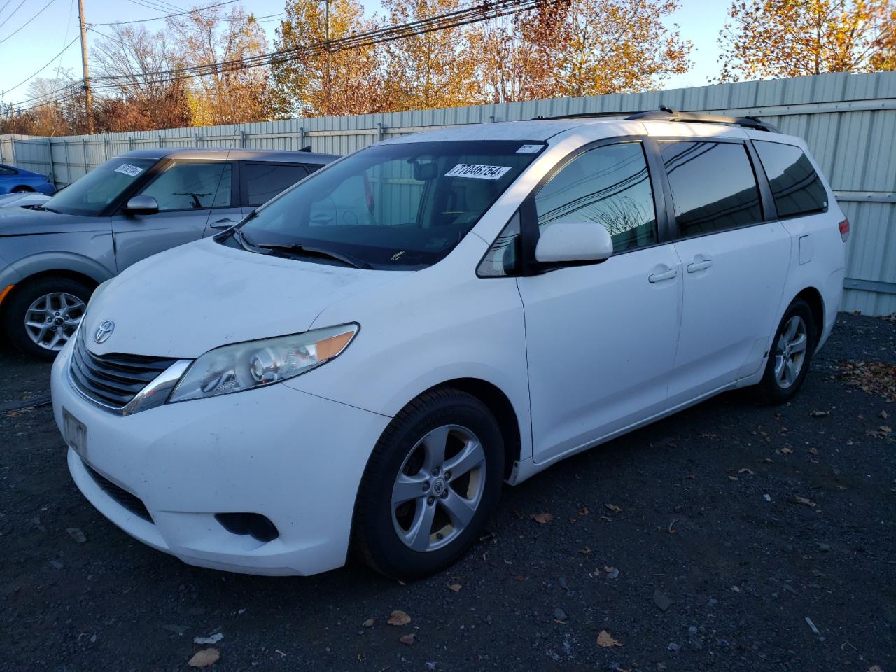 Lot #2952011749 2011 TOYOTA SIENNA LE