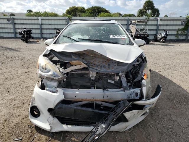 2016 TOYOTA PRIUS C JTDKDTB31G1119685