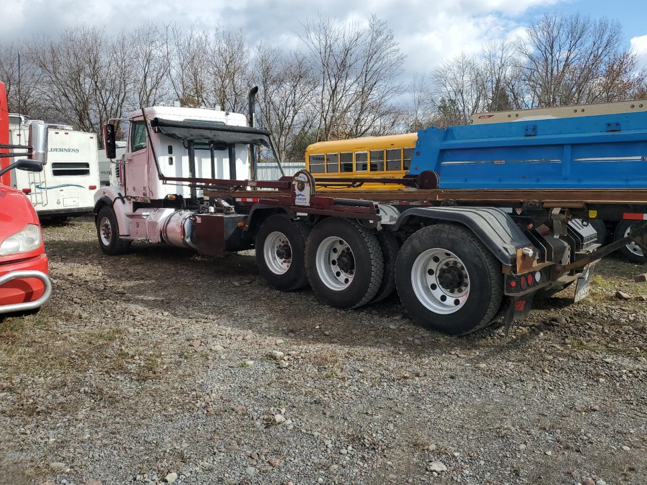 Lot #2962263103 2019 FREIGHTLINER 122SD