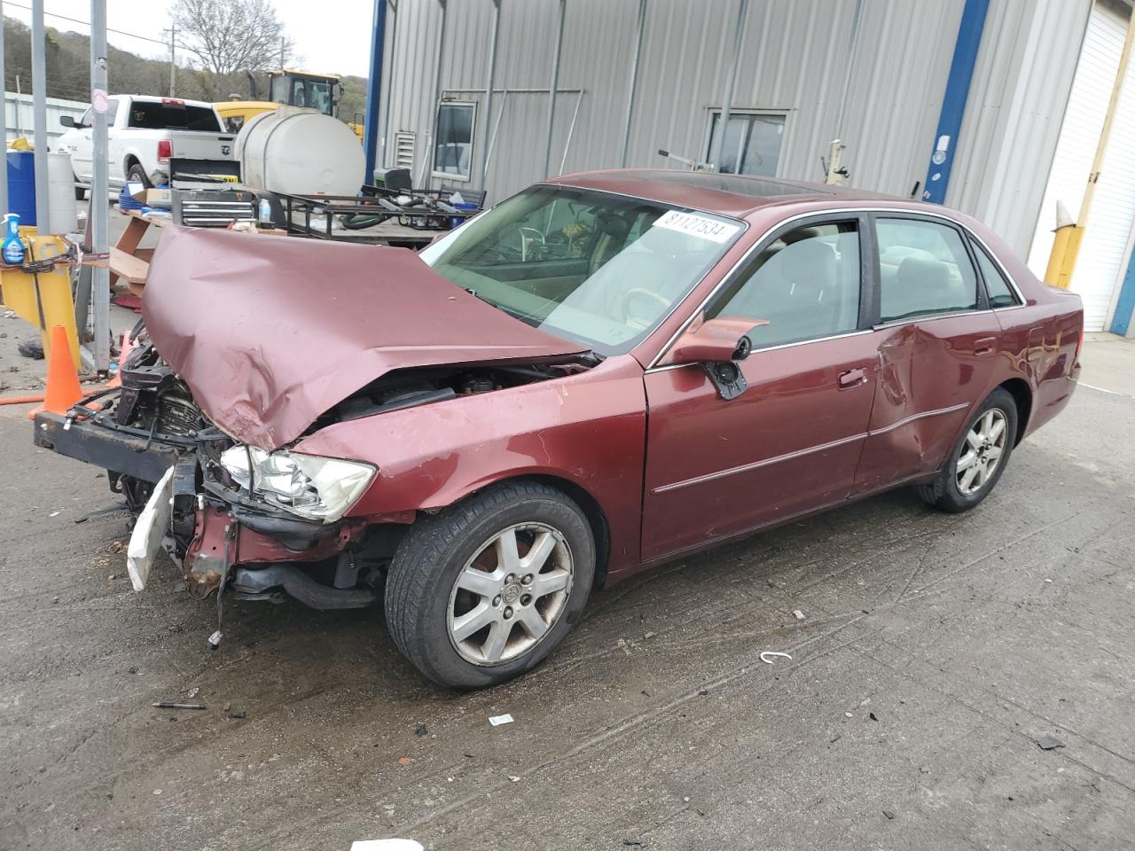 Lot #3024196846 2000 TOYOTA AVALON XL