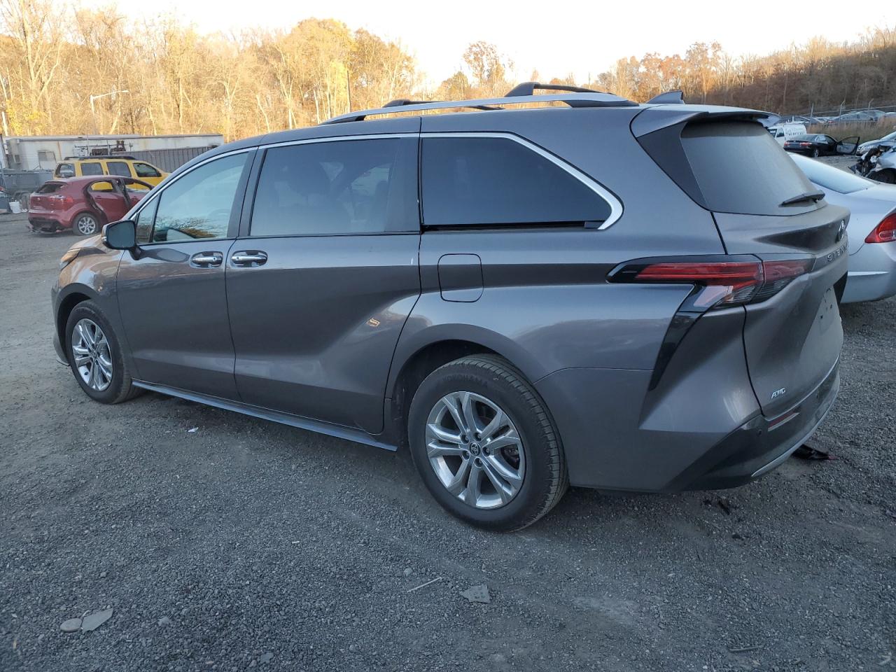 Lot #2964673997 2022 TOYOTA SIENNA LIM