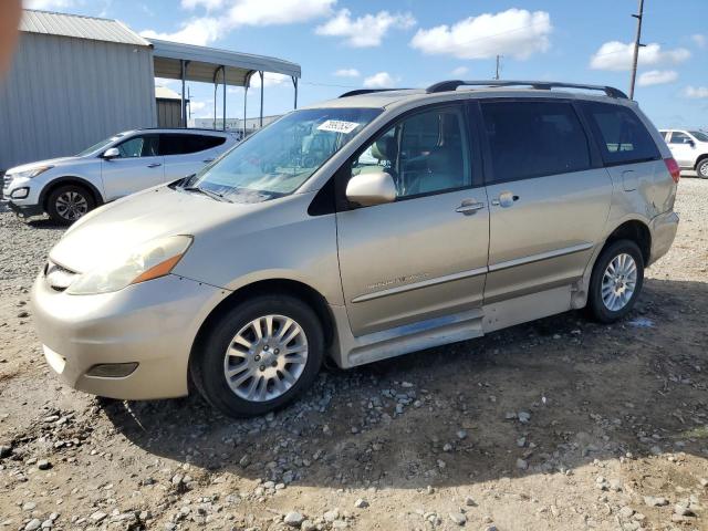 TOYOTA SIENNA XLE