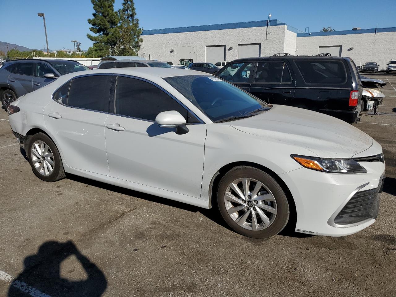 Lot #2994367048 2023 TOYOTA CAMRY LE