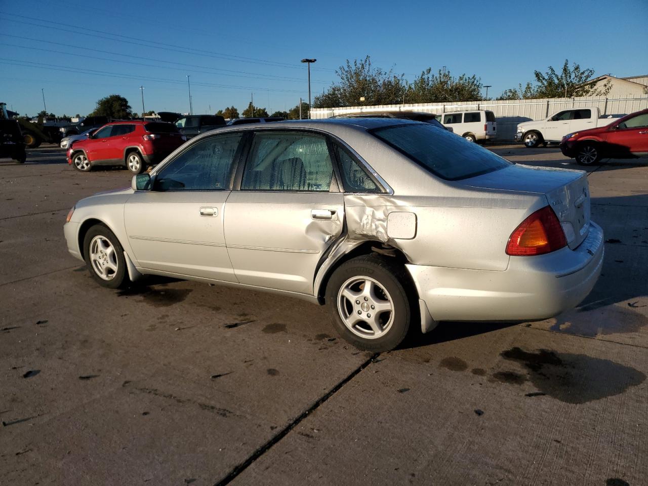 Lot #3286647310 2001 TOYOTA AVALON XL