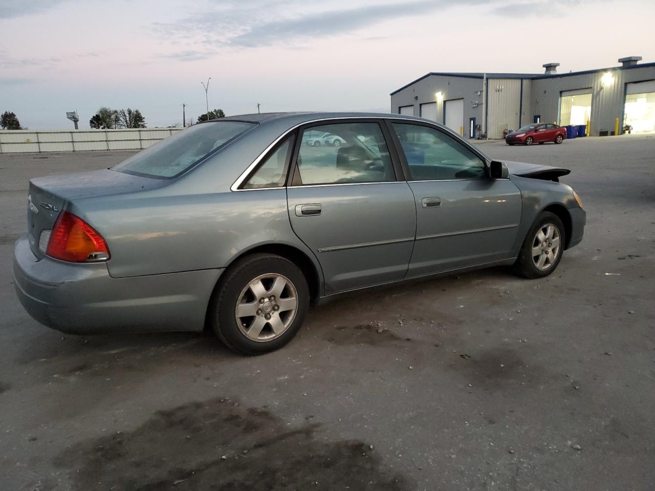 Lot #2979356703 2000 TOYOTA AVALON XL