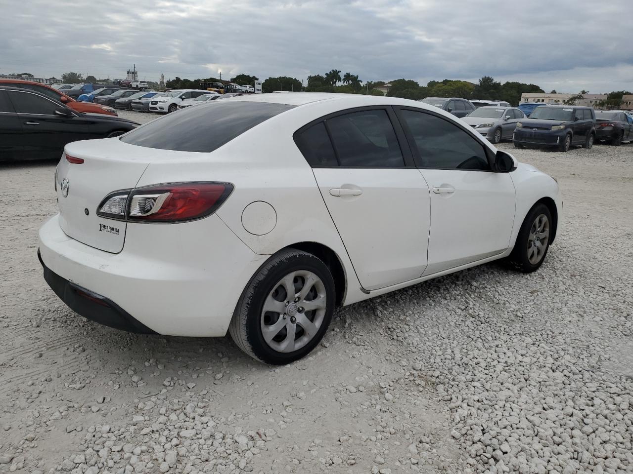 Lot #2995531622 2011 MAZDA 3 I