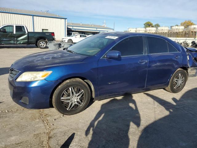 TOYOTA CAMRY BASE