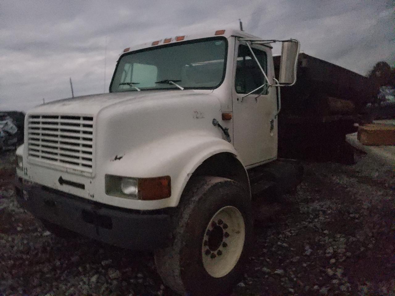 Lot #2979411618 1998 INTERNATIONAL 4000 4900