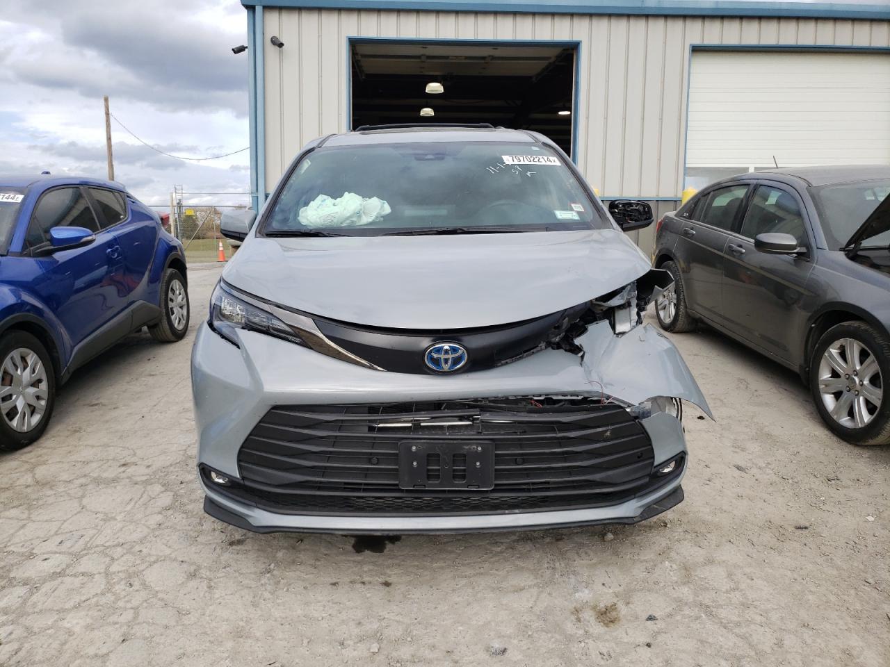 Lot #3045657684 2023 TOYOTA SIENNA XSE