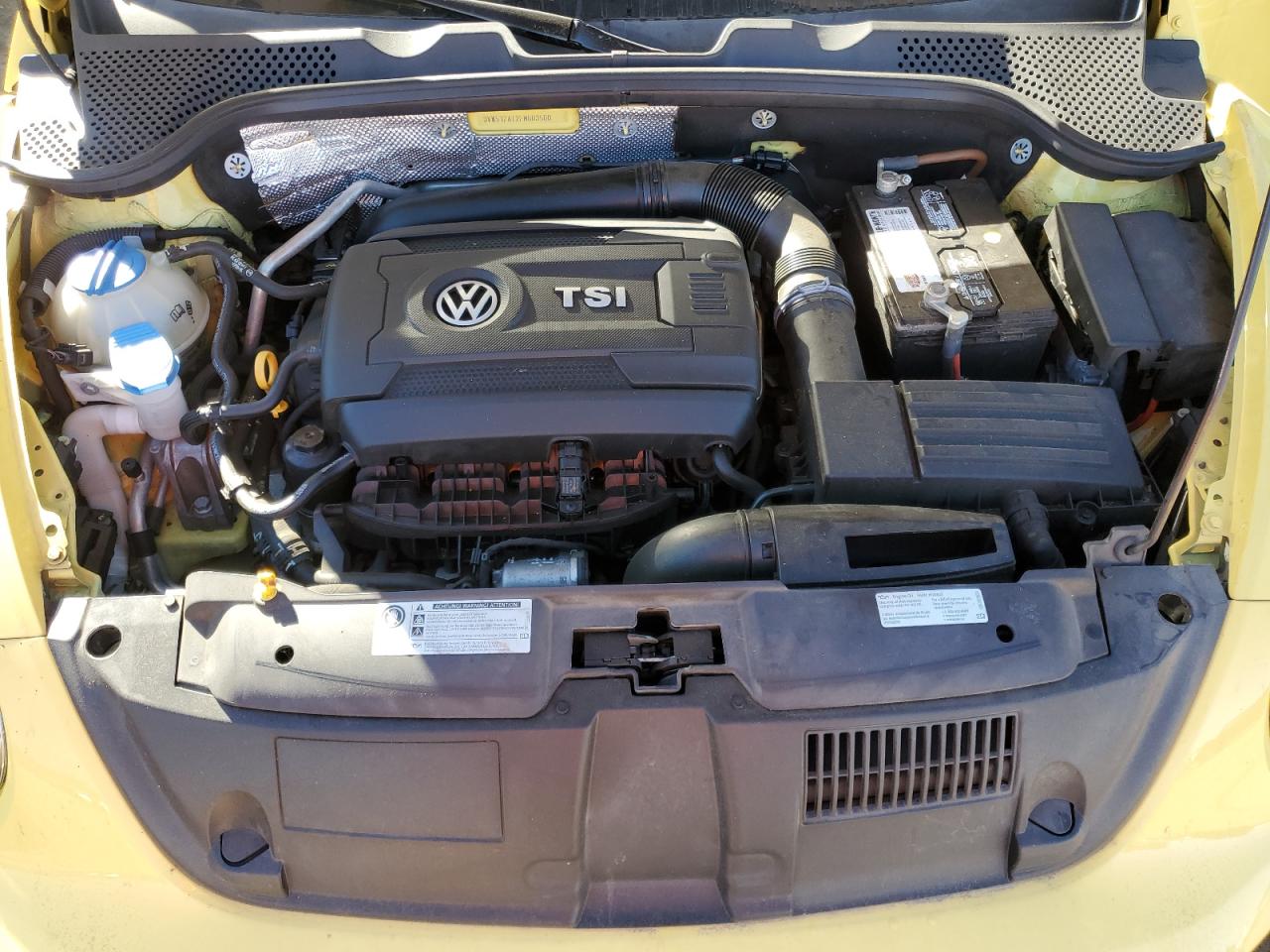 3VW517AT2FM803500 - 2015 VOLKSWAGEN BEETLE - #79858374