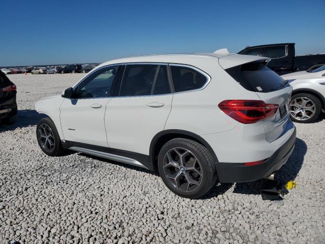 VIN WBXHU7C39J5H45586 2018 BMW X1 no.2