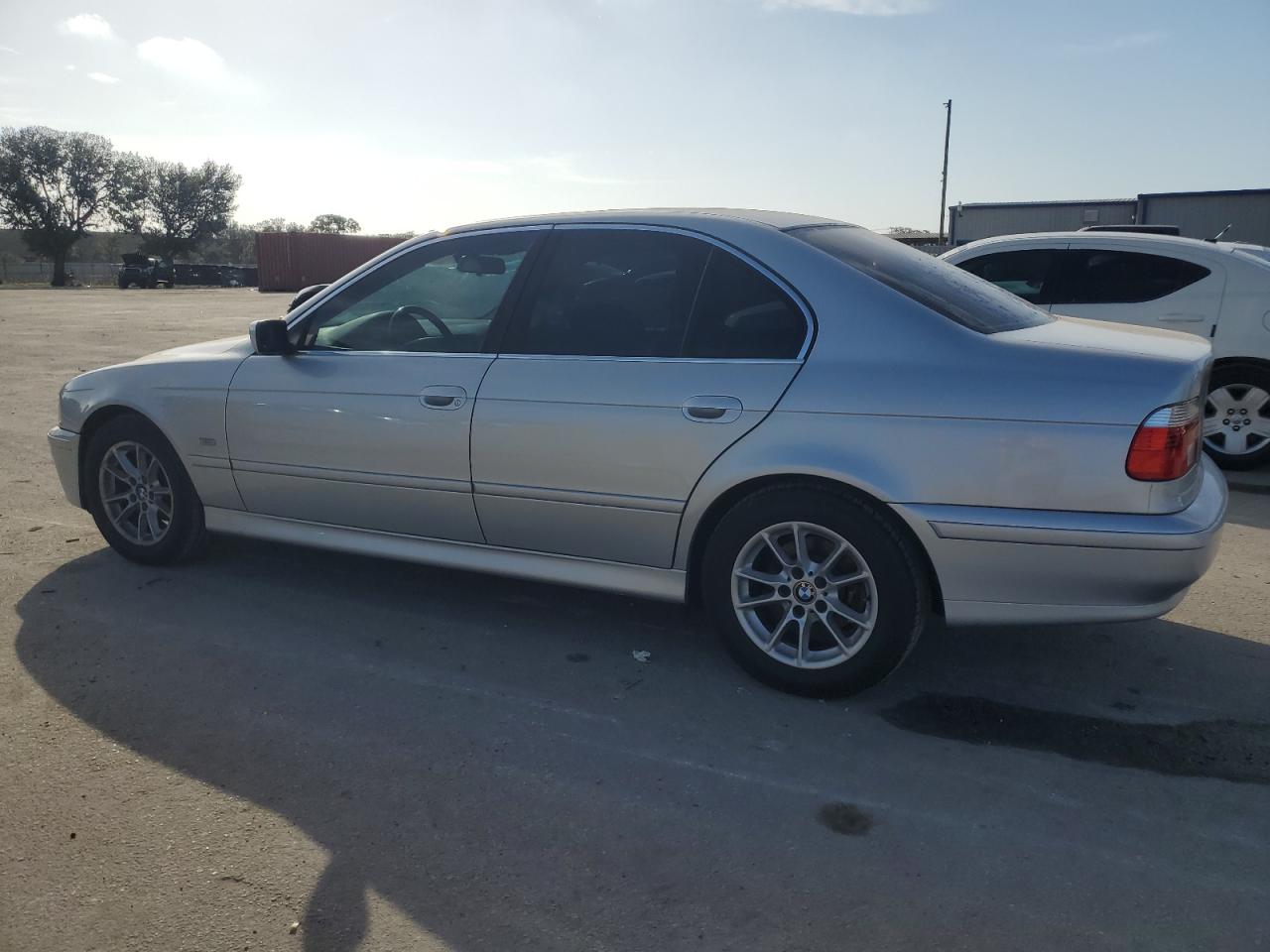 Lot #2993718151 2003 BMW 525 I AUTO