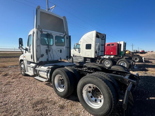 FREIGHTLINER CASCADIA 1 2012 white tractor diesel 1FUJGEDV8CLBC2554 photo #4