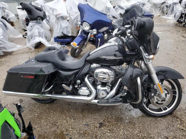 2011 HARLEY-DAVIDSON FLHX - 1HD1KBM1XBB668536
