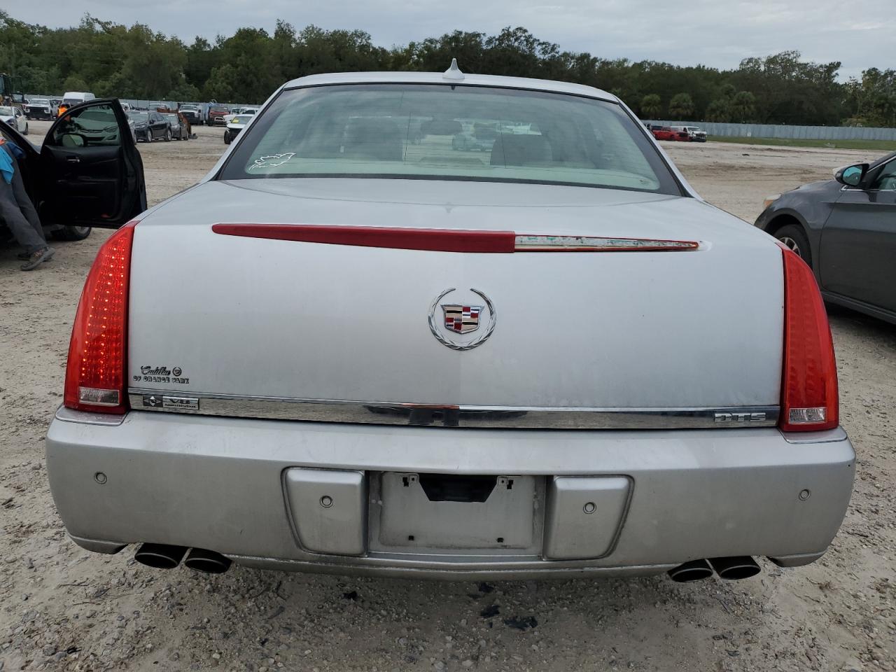 Lot #2959980313 2009 CADILLAC DTS