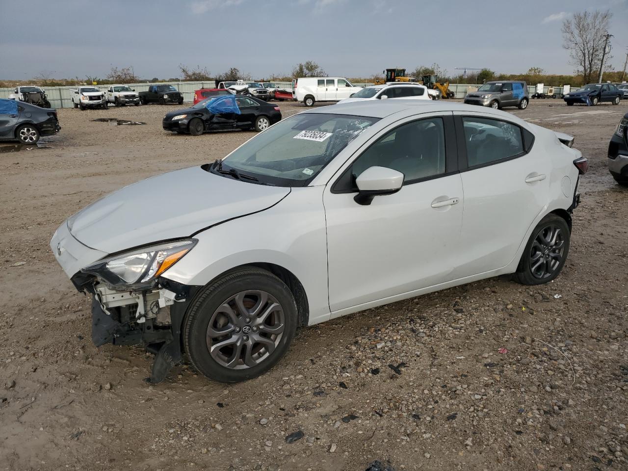 Lot #2962645776 2019 TOYOTA YARIS L