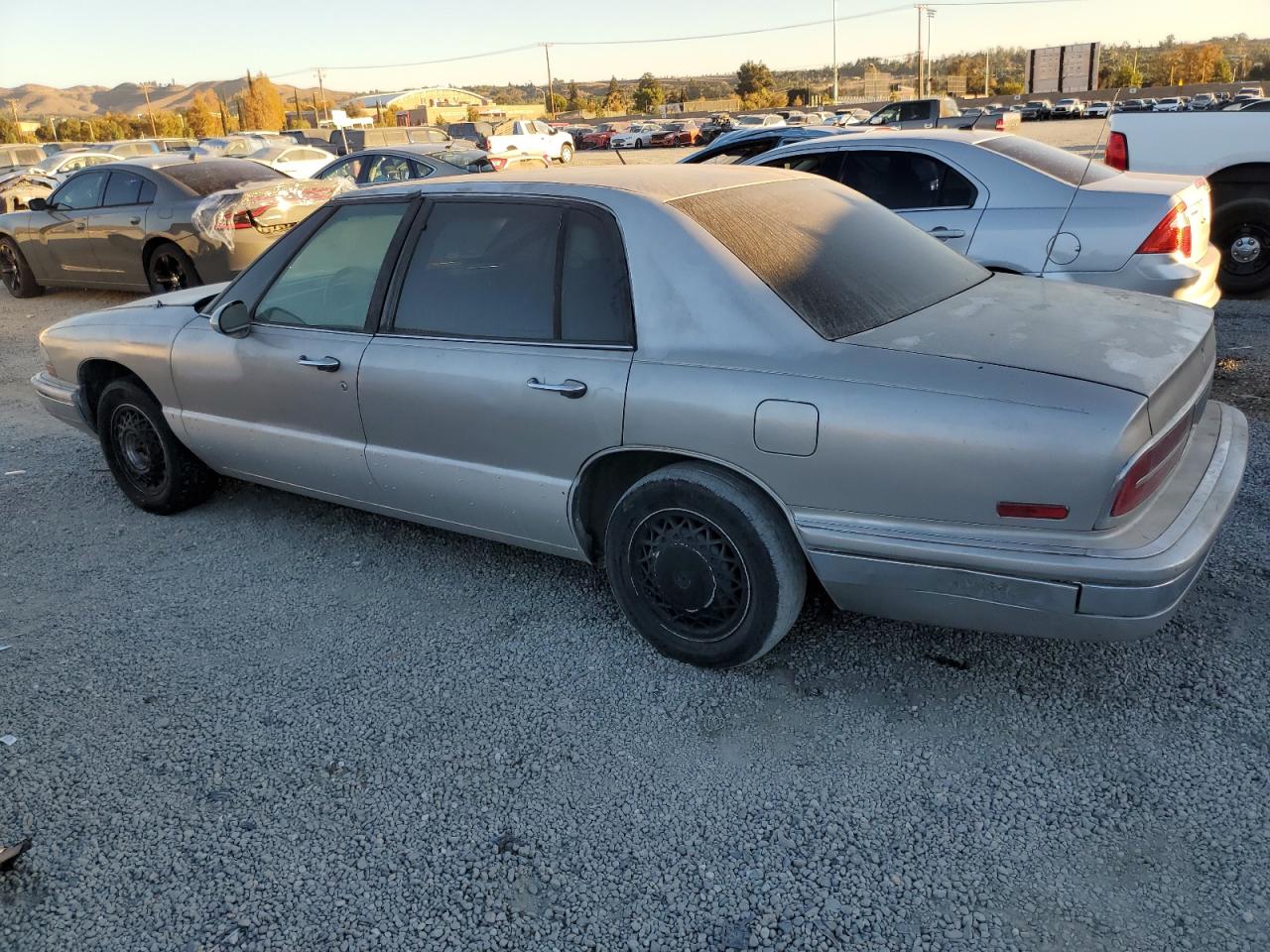 Lot #2996929155 1991 BUICK PARK AVENU