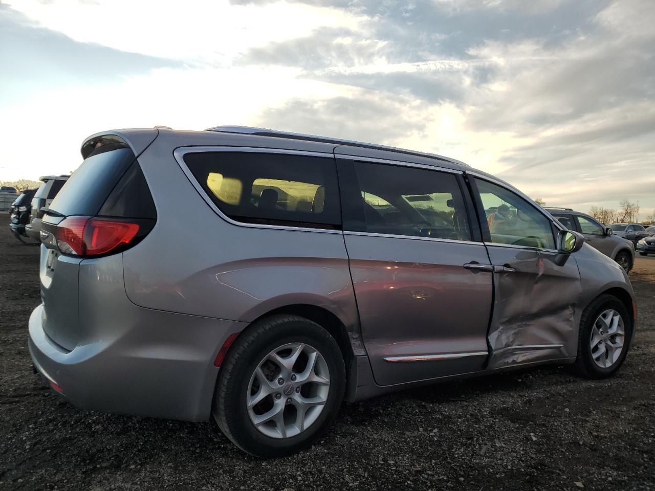 Lot #2976971644 2017 CHRYSLER PACIFICA T