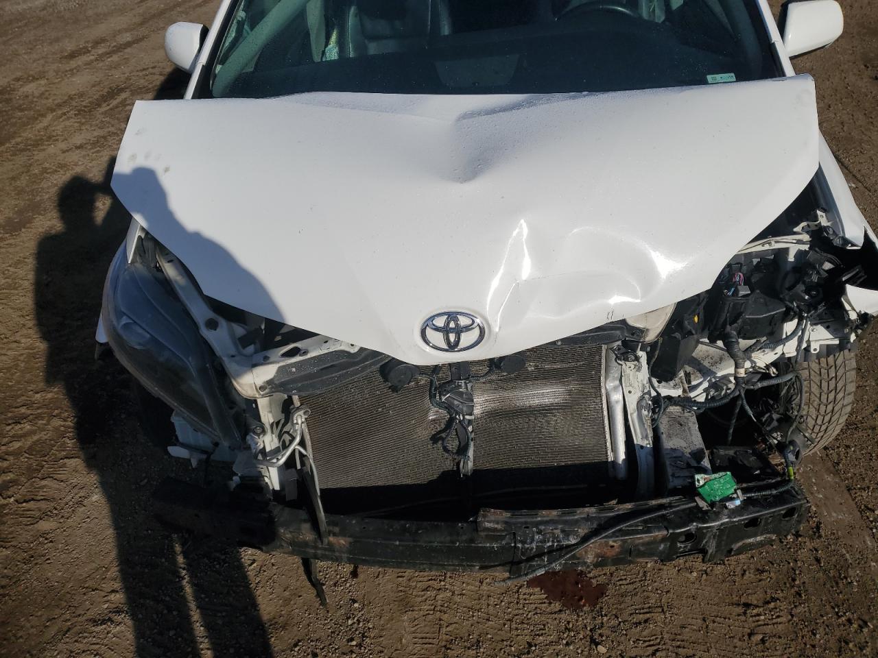 Lot #2993959382 2017 TOYOTA SIENNA SE