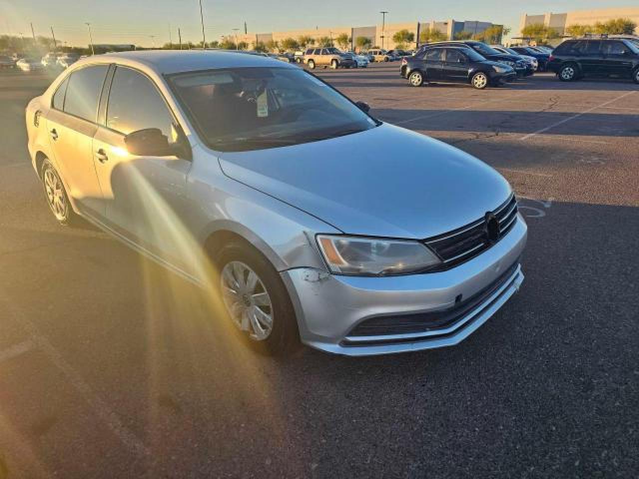 Lot #2976365994 2015 VOLKSWAGEN JETTA BASE