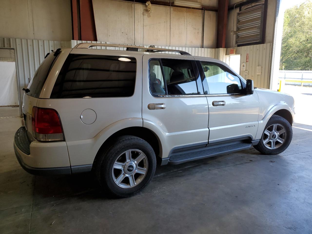 Lot #2971907029 2005 LINCOLN AVIATOR