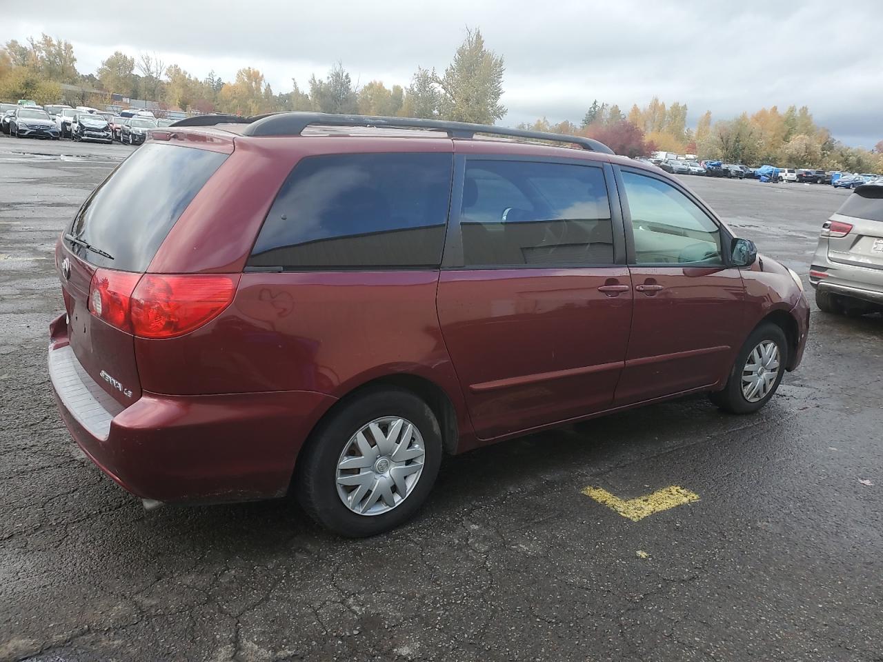 Lot #2989443626 2007 TOYOTA SIENNA CE