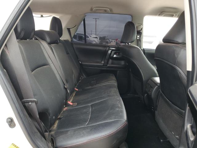 2018 TOYOTA 4RUNNER SR - JTEBU5JR7J5515133