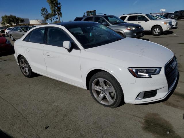 VIN WAUB8GFFXJ1054498 2018 AUDI A3 no.4