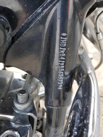 2011 HARLEY-DAVIDSON FLHX - 1HD1KB412BB635739