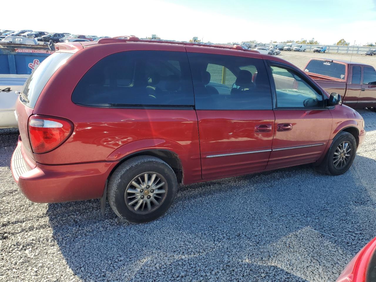 Lot #2972460793 2002 CHRYSLER TOWN & COU