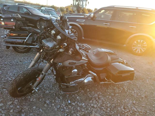 2011 HARLEY-DAVIDSON FLHTCU 1HD1FC412BB657685