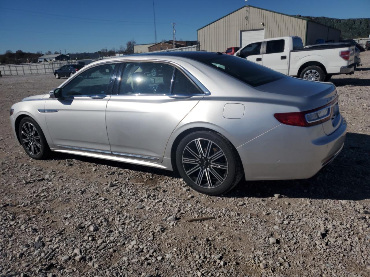 Lot #3029635079 2017 LINCOLN CONTINENTA