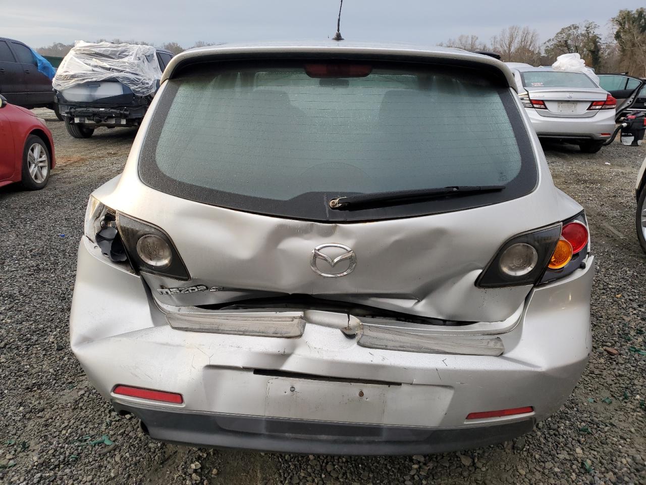 Lot #2996251388 2005 MAZDA 3 HATCHBAC