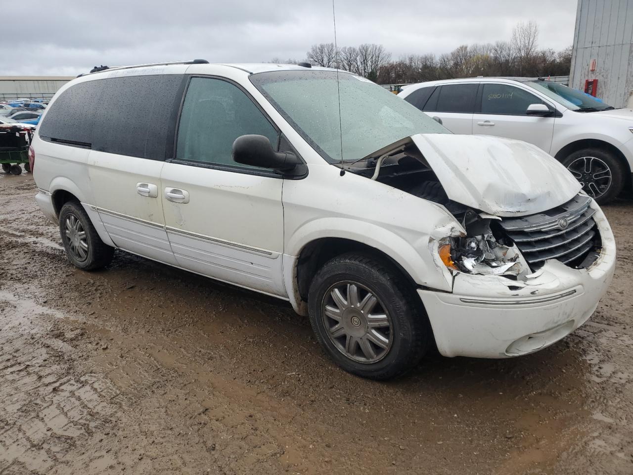 Lot #3033126990 2005 CHRYSLER TOWN & COU