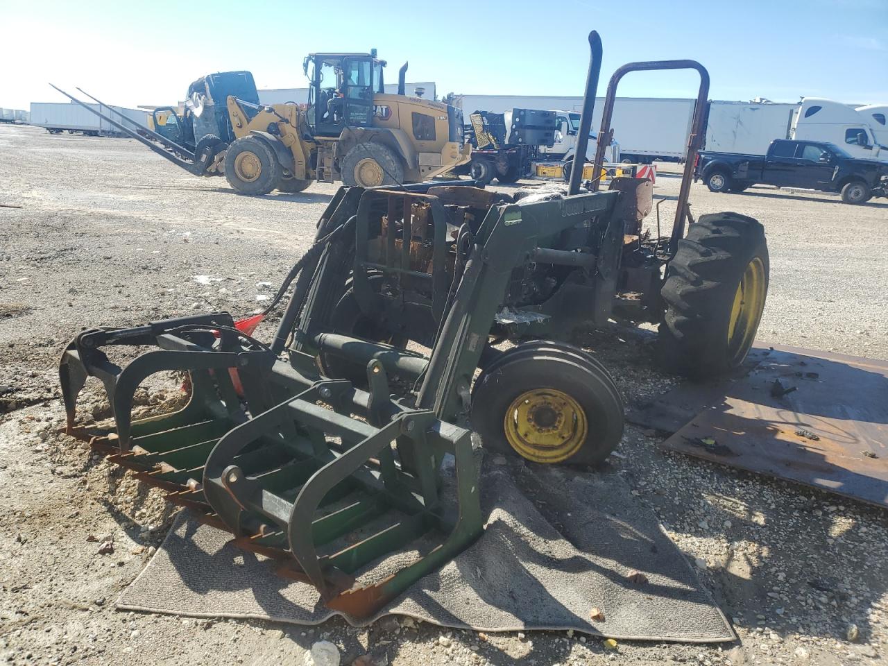 Lot #2991318115 2000 JOHN DEERE LIFT