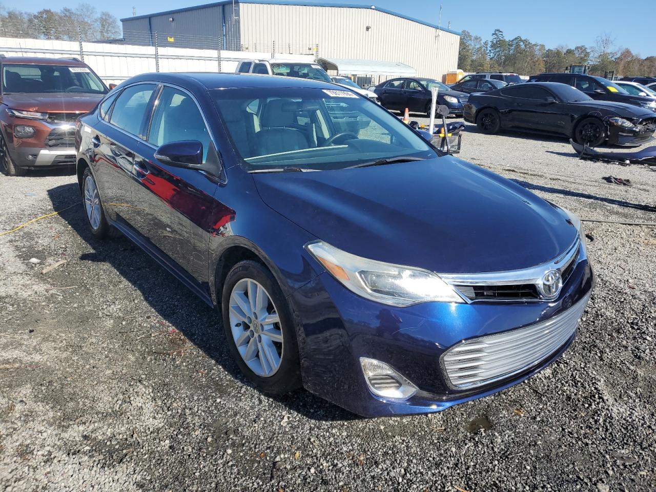 Lot #2996251387 2013 TOYOTA AVALON BAS