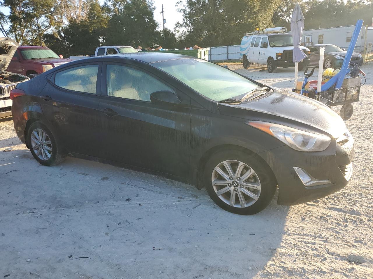 Lot #2954916157 2015 HYUNDAI ELANTRA SE