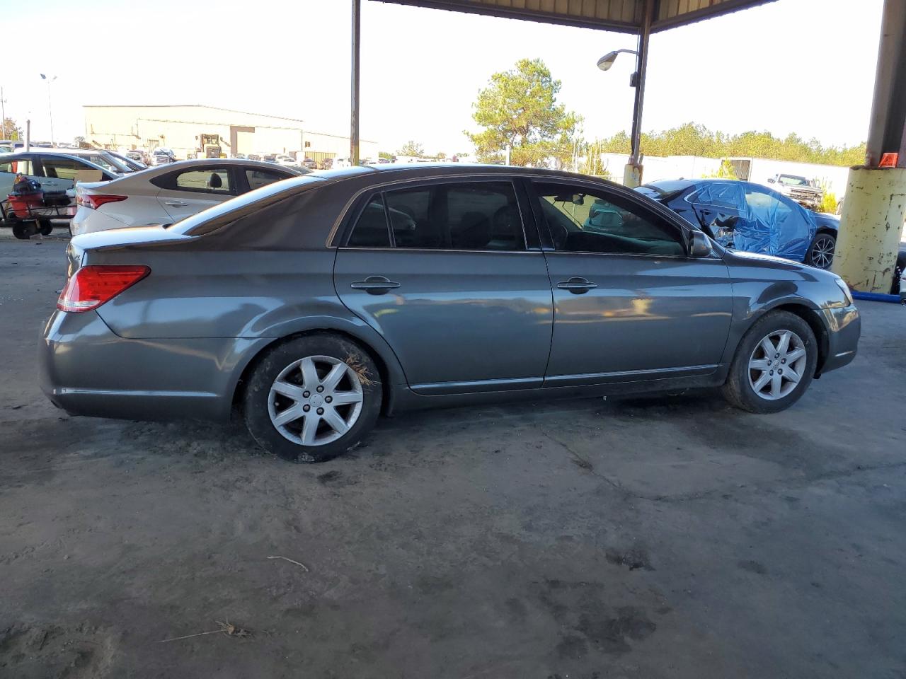 Lot #3037187484 2005 TOYOTA AVALON XL