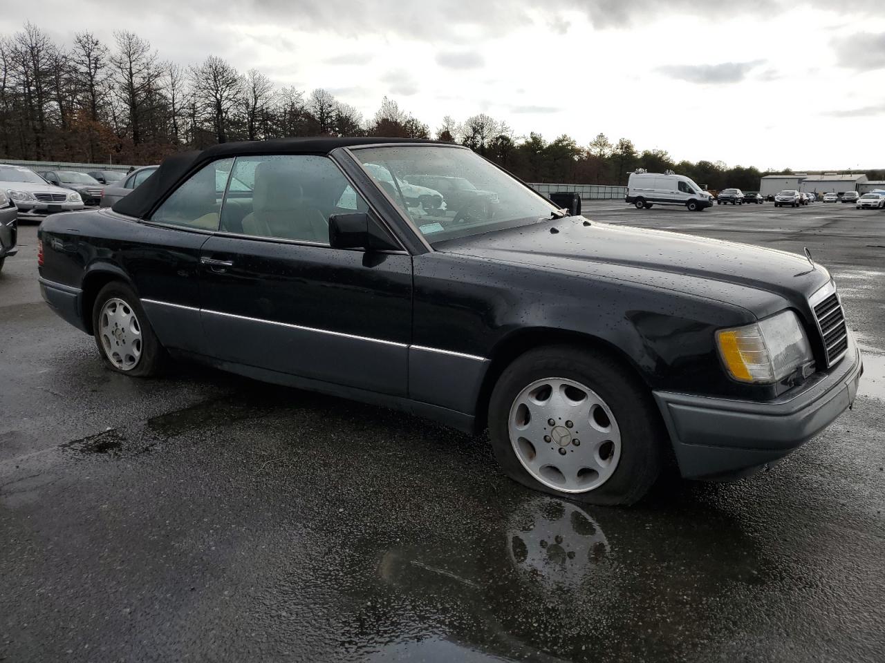 Lot #3048486871 1995 MERCEDES-BENZ E 320