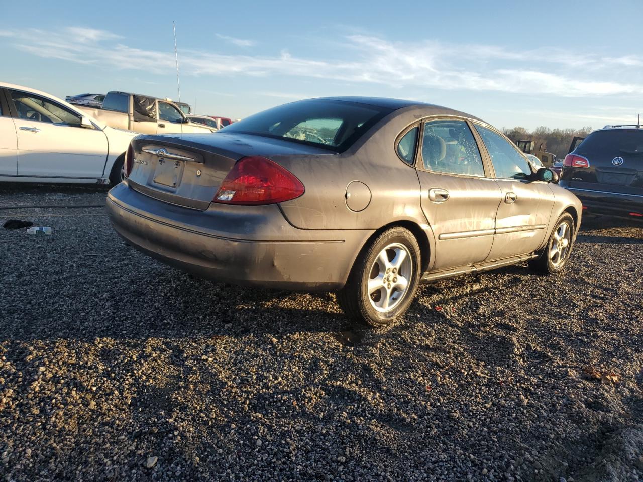 Lot #2993793162 2003 FORD TAURUS SE