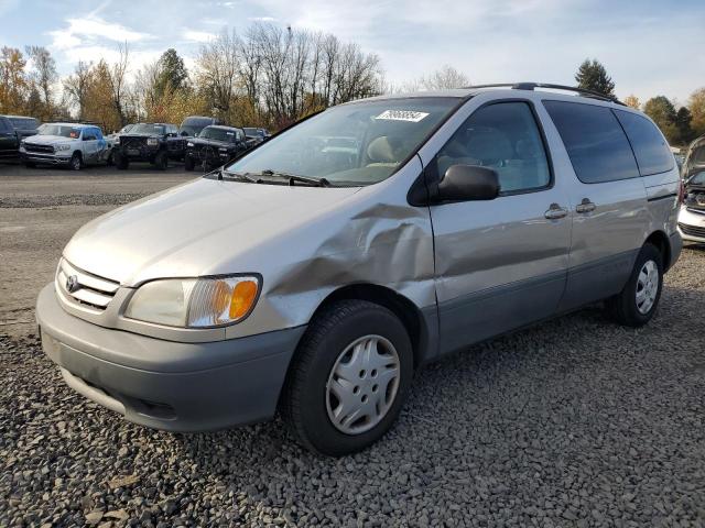 2001 TOYOTA SIENNA LE #2989333590