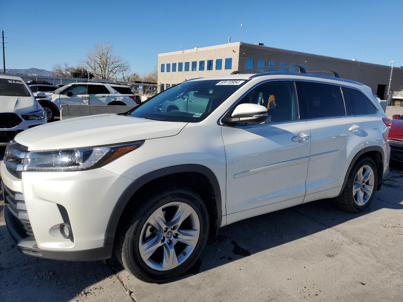 Lot #2994432115 2019 TOYOTA HIGHLANDER