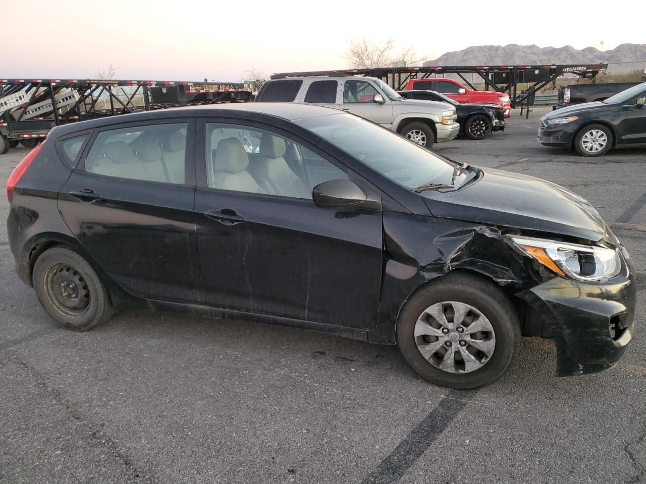 Lot #2989443596 2017 HYUNDAI ACCENT SE