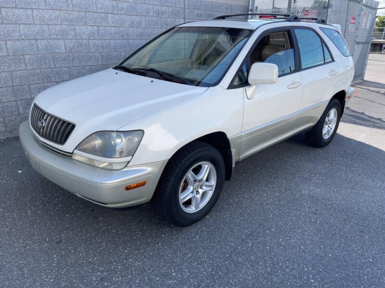 Lot #3006621642 2000 LEXUS RX 300