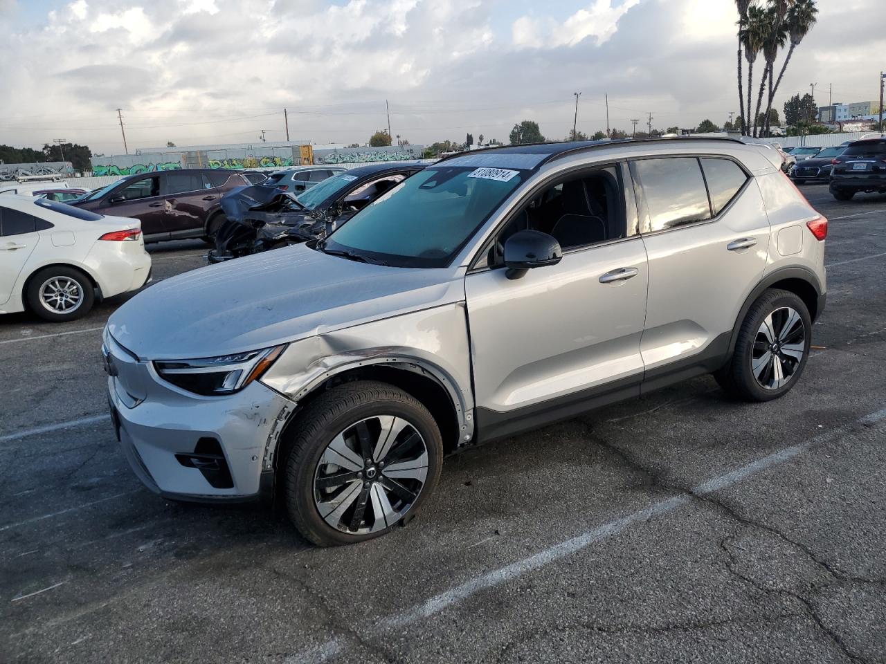 Lot #3027025778 2023 VOLVO XC40 RECHA