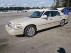 LINCOLN TOWN CAR photo