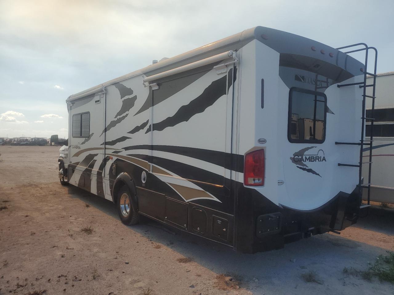 Lot #3045796629 2011 WINNEBAGO MOTORHOME