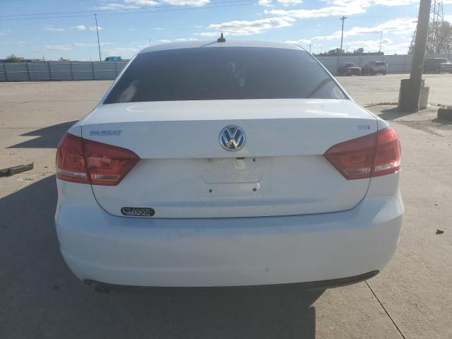 2015 VOLKSWAGEN PASSAT S - 1VWAT7A34FC108865